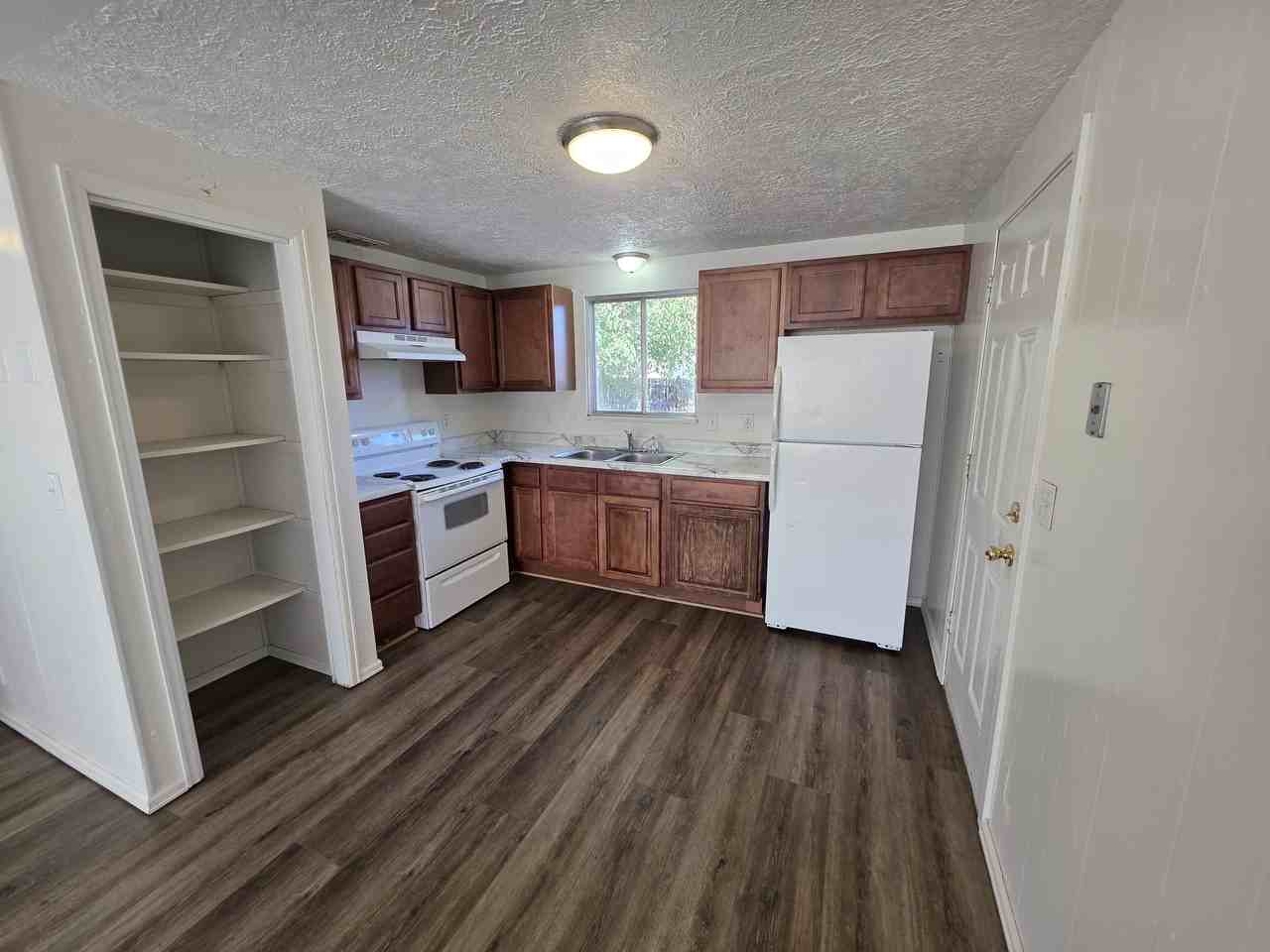 482 Mae St #2 - Photo 4 of 9
