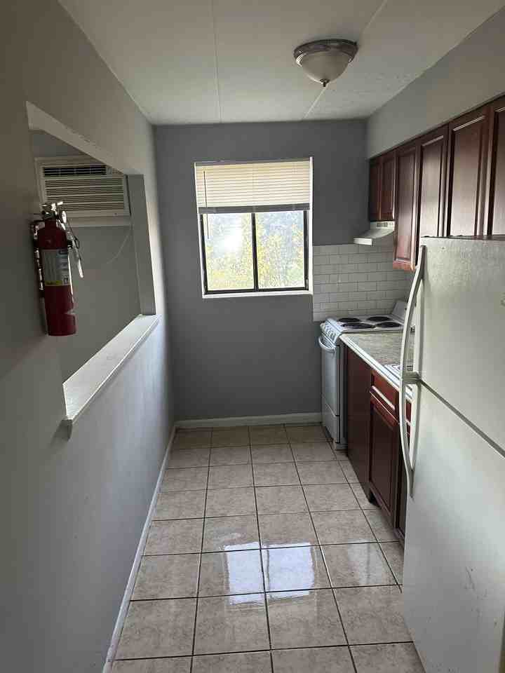 416 S 4th St Apt 3a #A3 - Photo 3 of 9