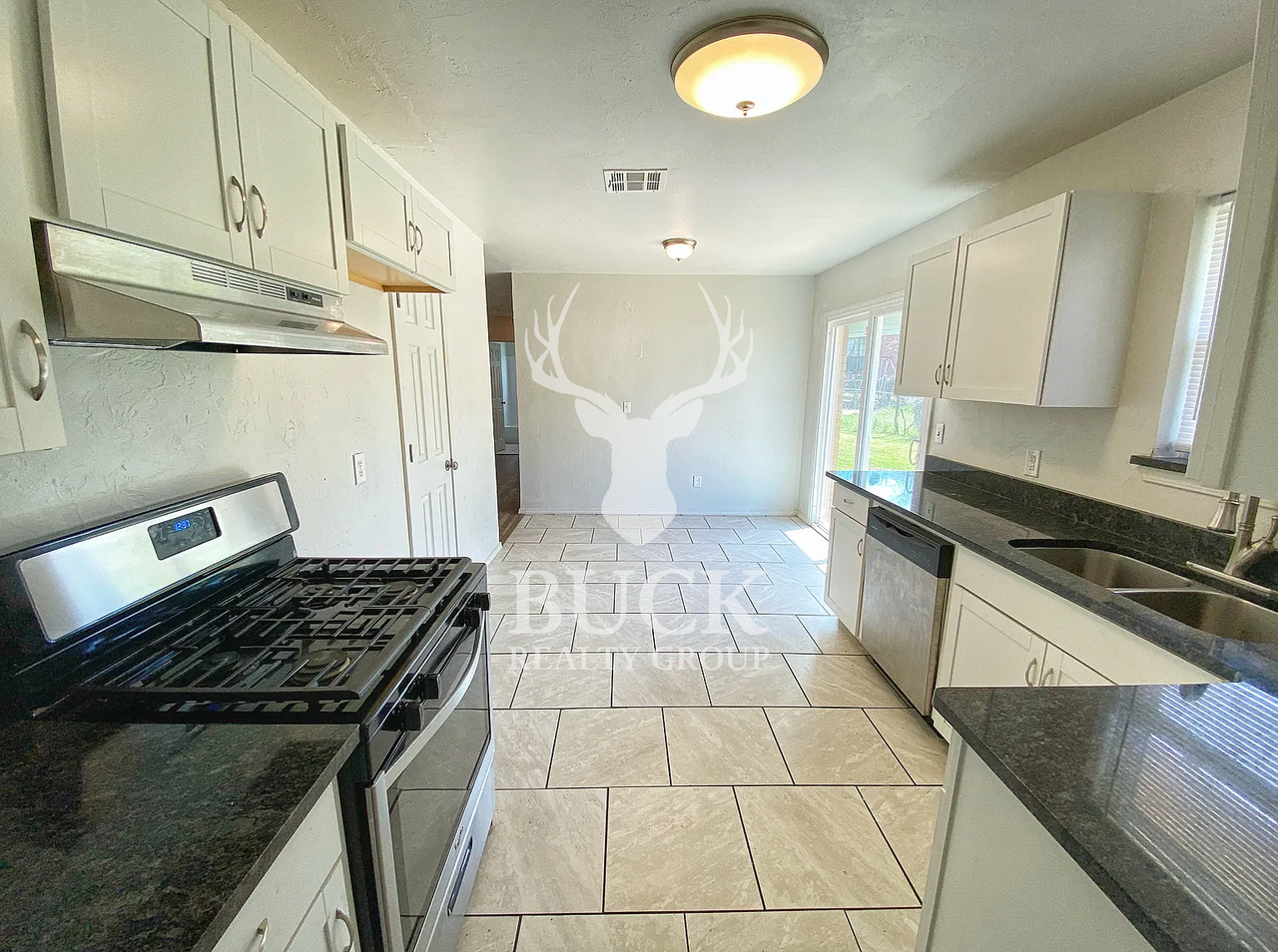 1828 Ne 55th St #1 - Photo 3 of 12