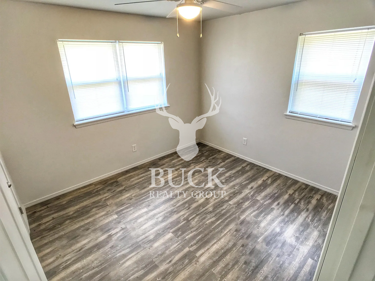 1828 Ne 55th St #1 - Photo 7 of 12