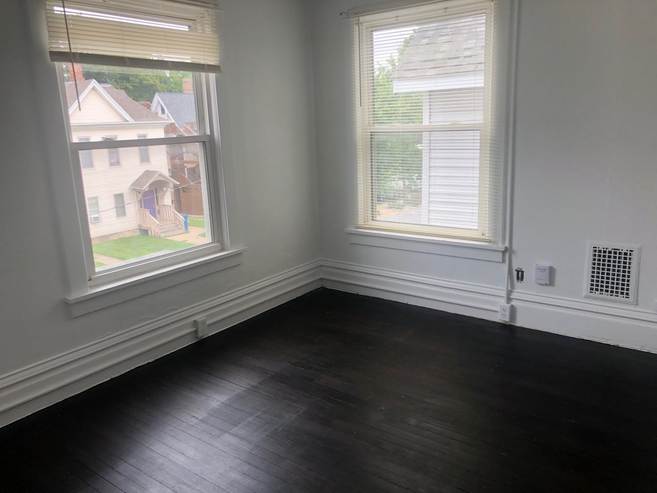 403 East Monroe Street2 #2 - Photo 4 of 15