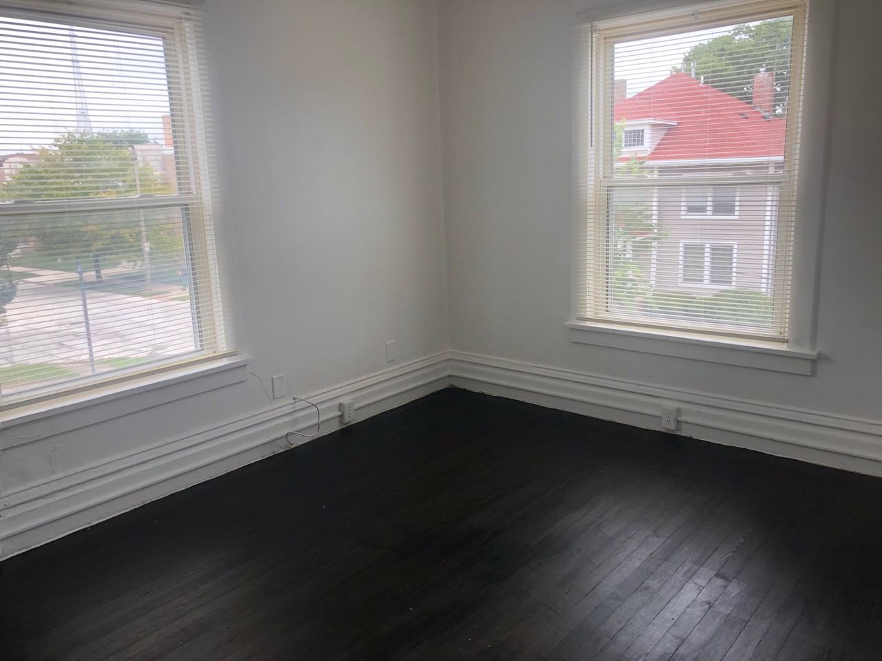 403 East Monroe Street2 #2 - Photo 6 of 15