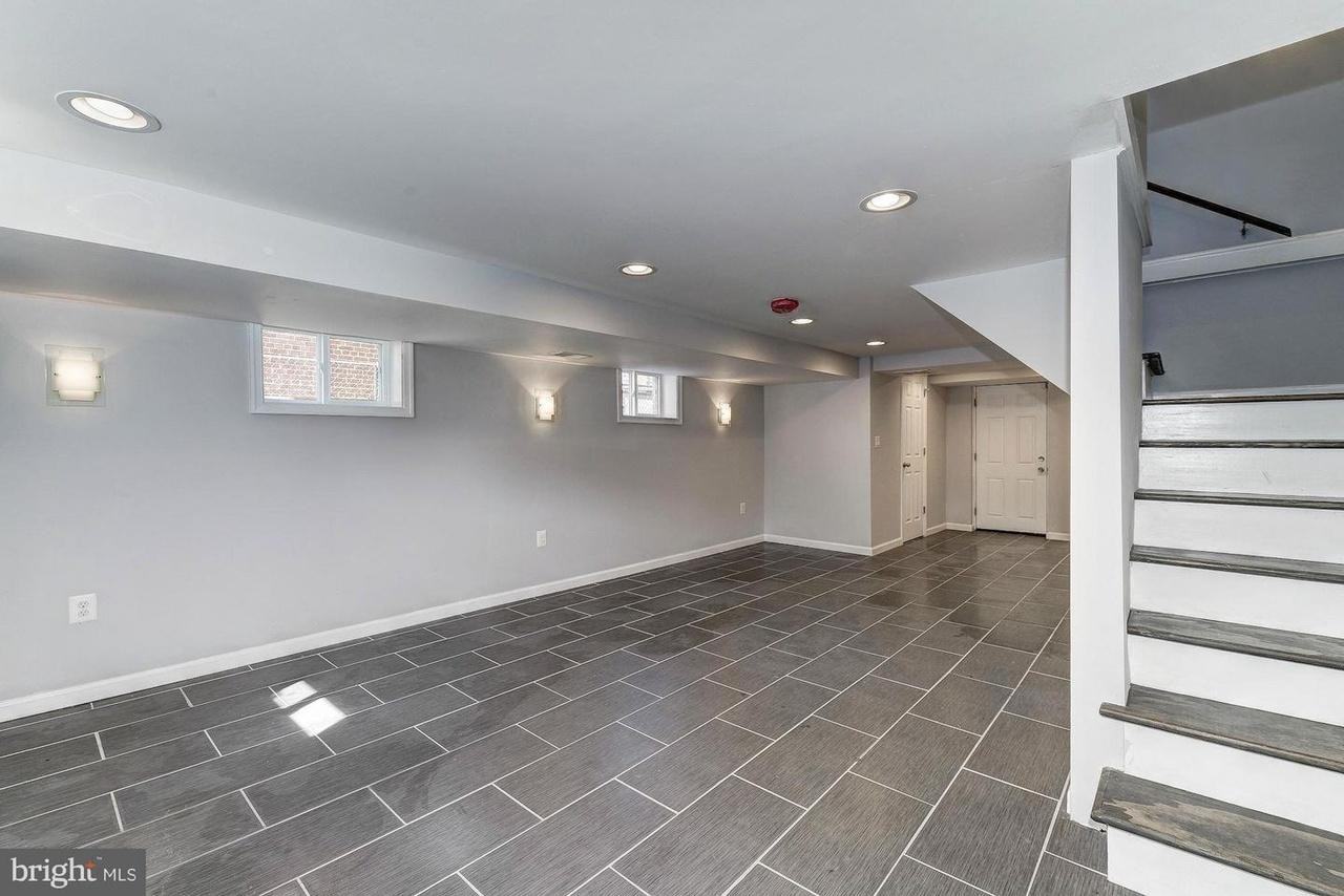 1214 Savannah St Se - Photo 5 of 11