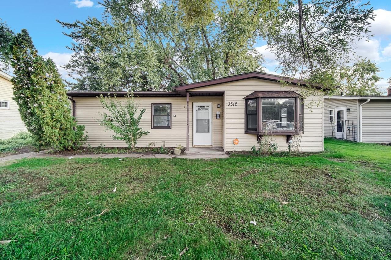 3312 176th St - Photo 4 of 20