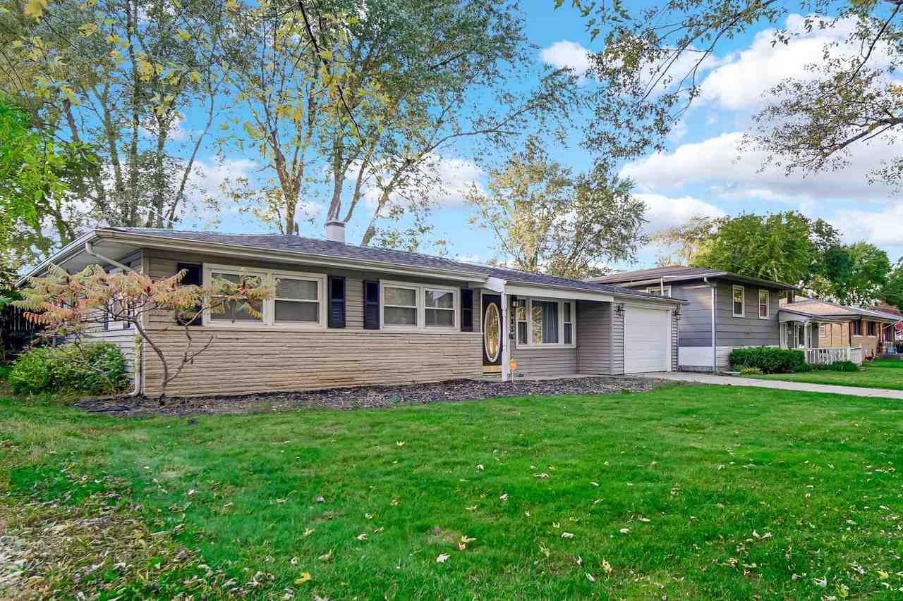 6856 Van Buren St - Photo 5 of 20