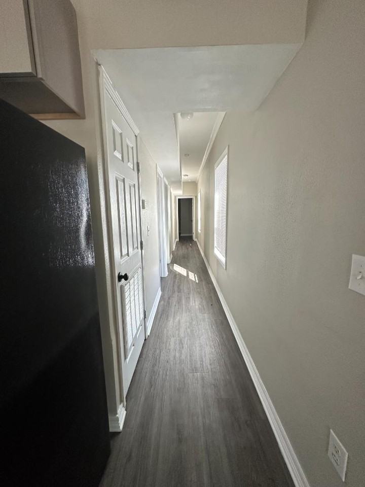 12196 Prudie Cir - Photo 6 of 10
