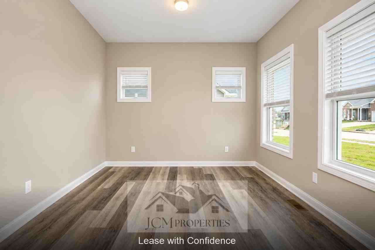 685 Shaker Dr - Photo 5 of 11