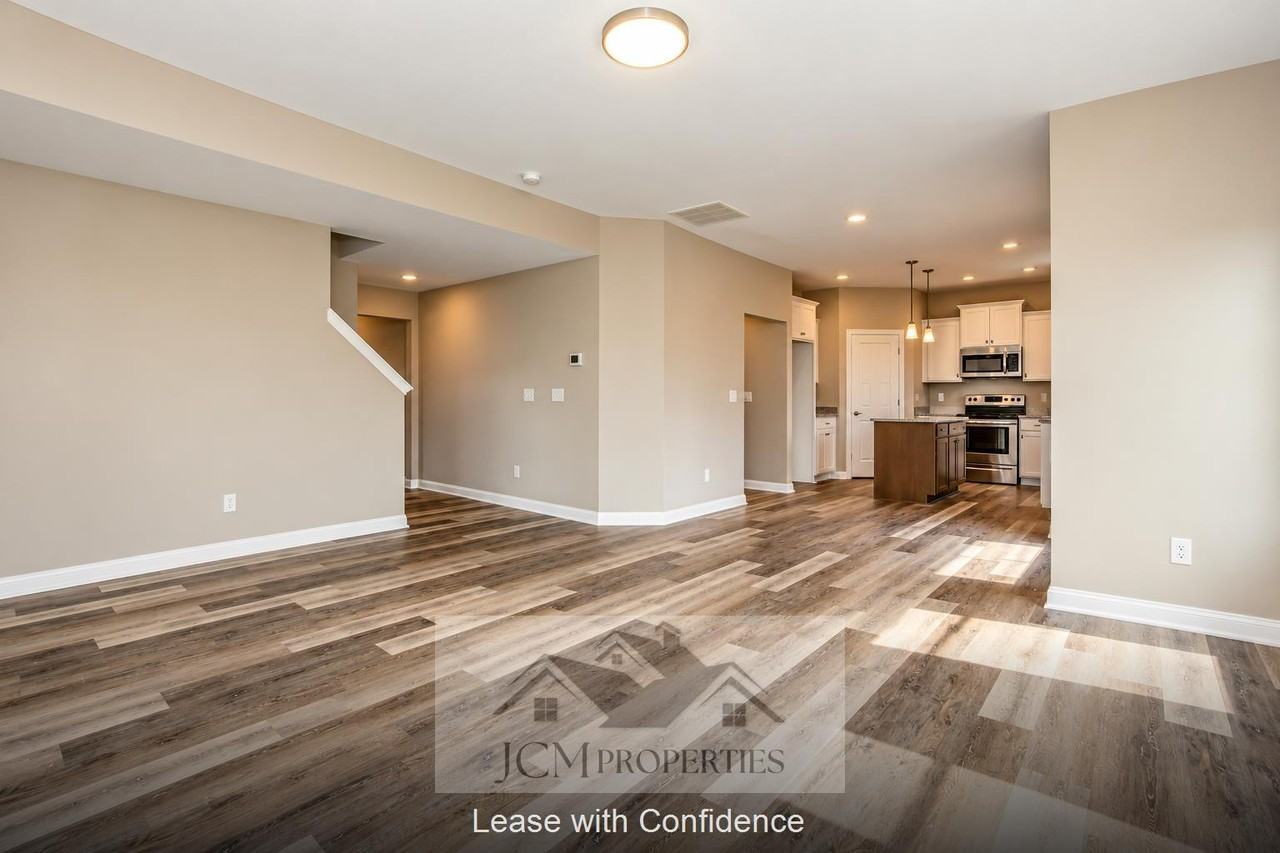 685 Shaker Dr - Photo 6 of 11