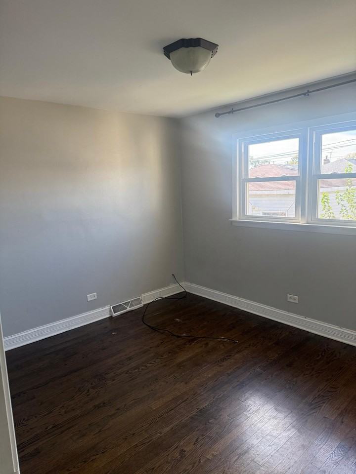 7746 Merrimac Ave #1 - Photo 4 of 17