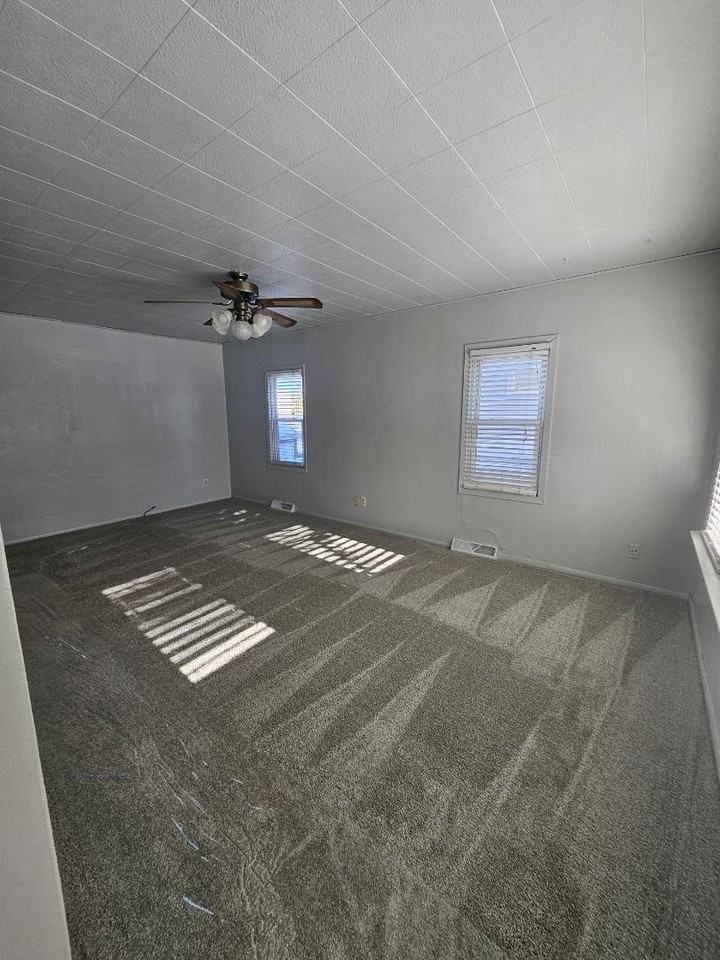 370 Ahnaip St - Photo 3 of 13