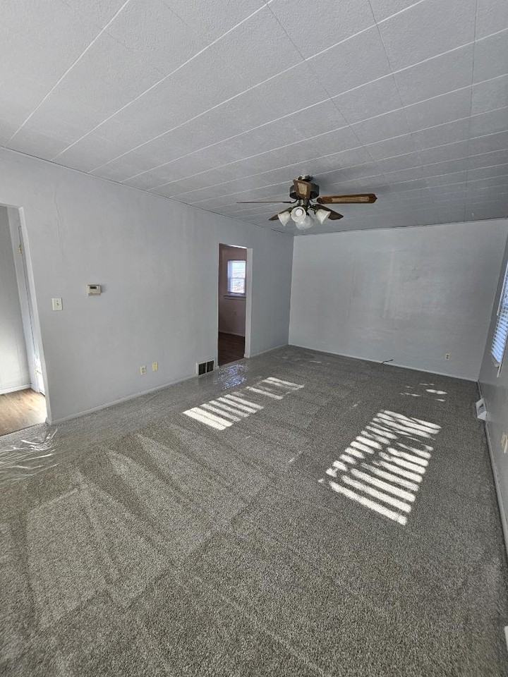370 Ahnaip St - Photo 5 of 13