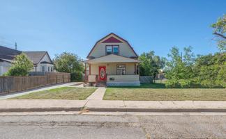 featured image of 2215 E 17th St #A