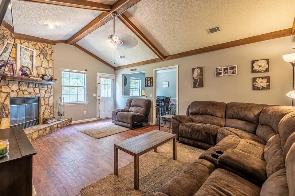 950 Wedgewood Way #1 - Photo 2 of 7