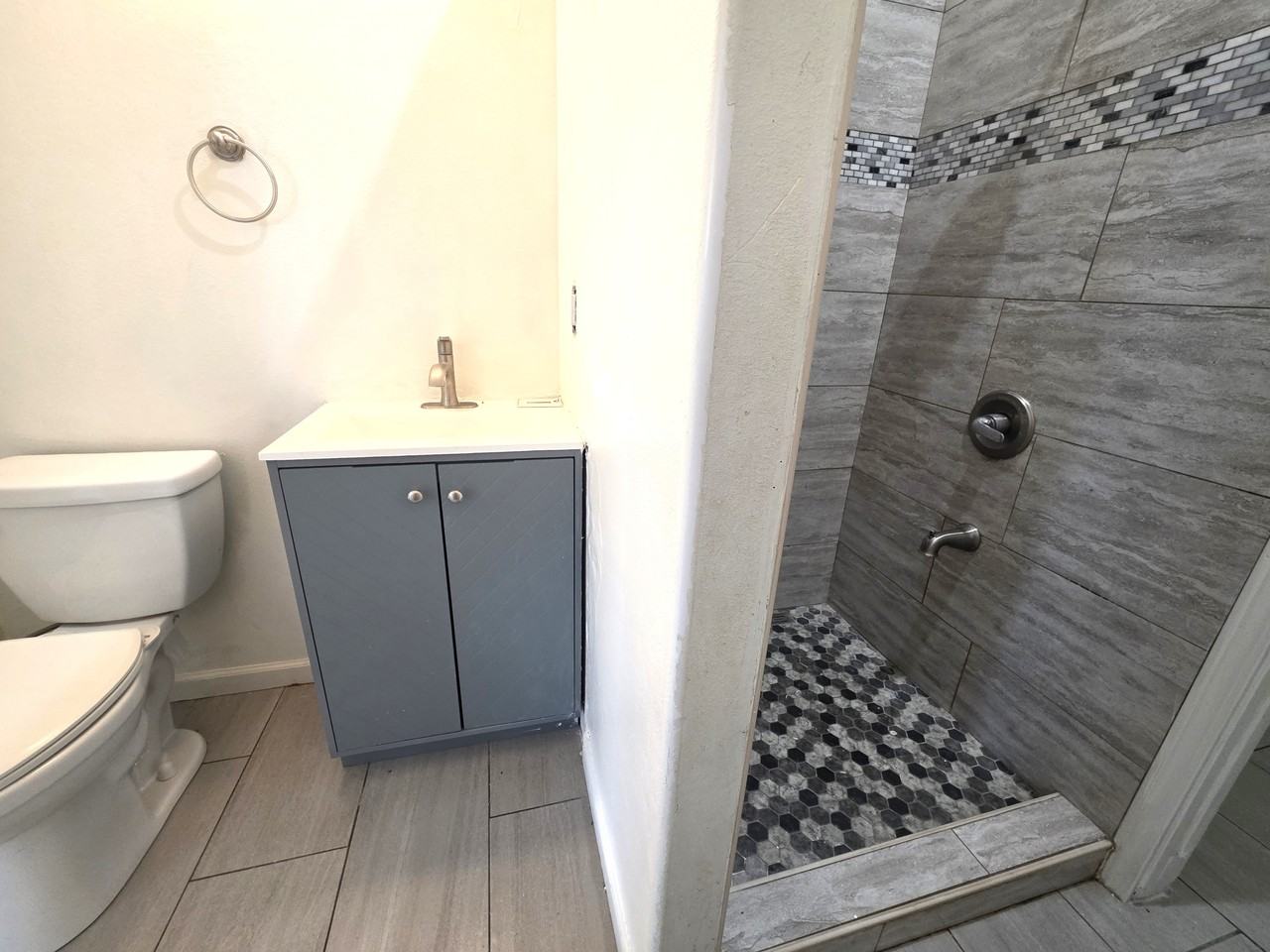 399 Nihoa St #1 - Photo 5 of 6