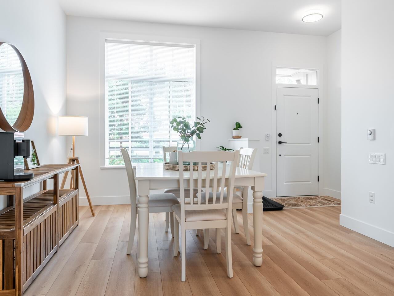 3529 Baycrest Ave - Photo 5 of 18