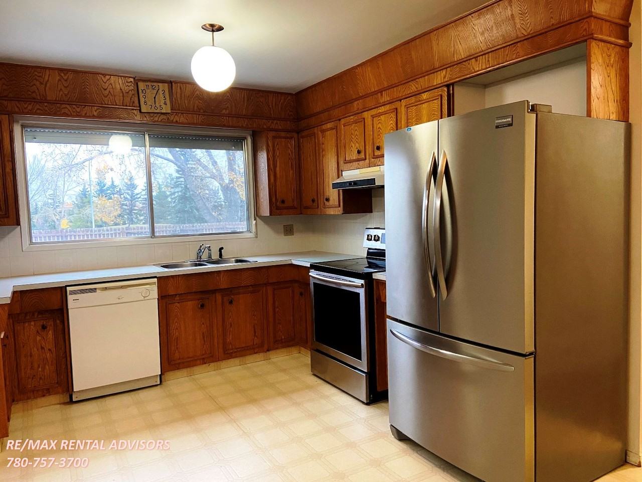 6808 22 Ave Nw - Photo 3 of 22