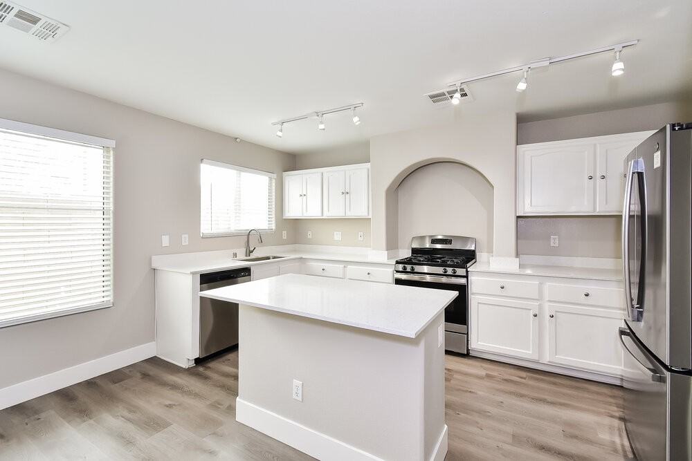 7452 Celosia St - Photo 7 of 17
