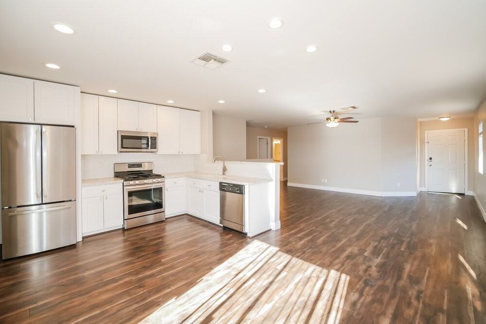 1329 E Omega Dr - Photo 6 of 16