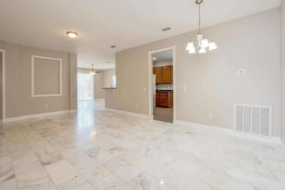 5569 Sycamore Canyon Dr - Photo 3 of 16
