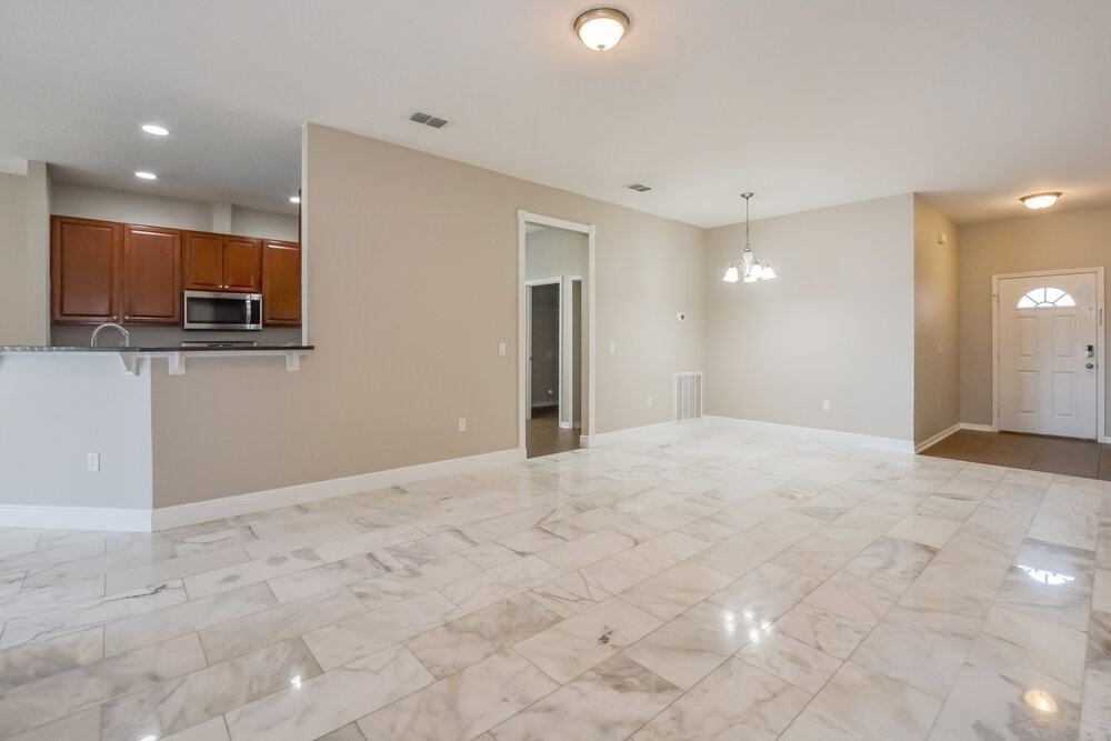 5569 Sycamore Canyon Dr - Photo 4 of 16