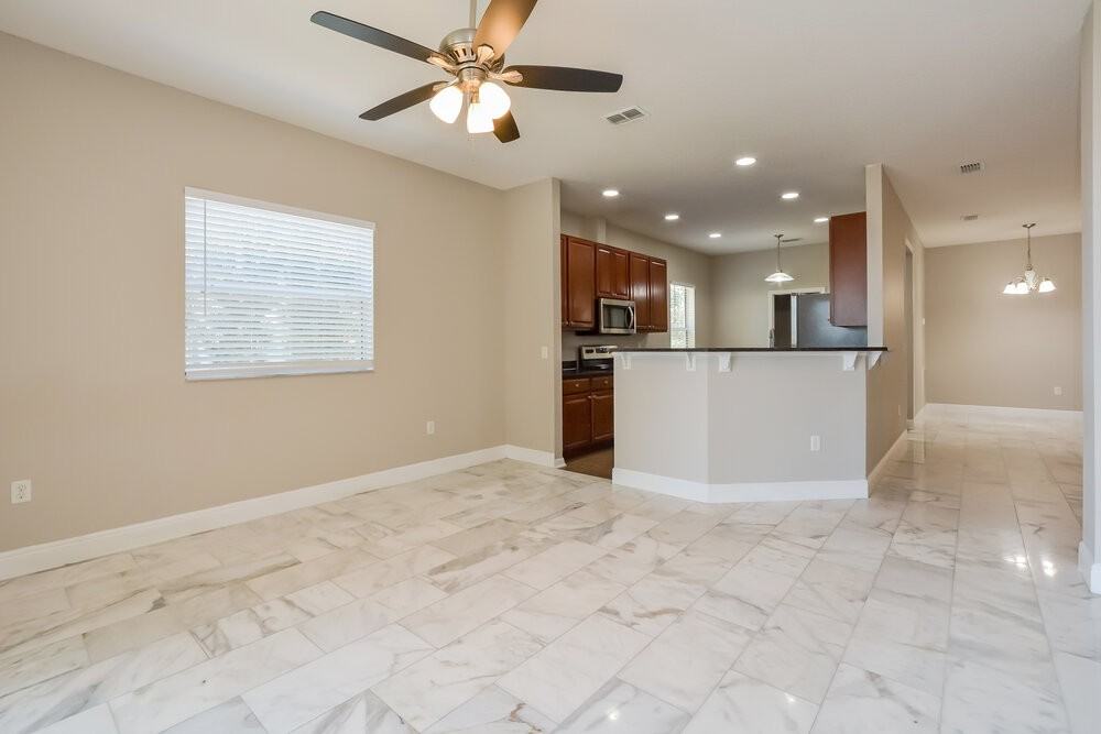 5569 Sycamore Canyon Dr - Photo 5 of 16