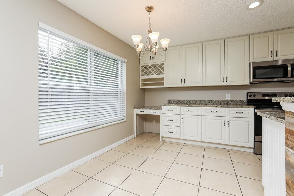 2204 Heathwood Cir - Photo 6 of 17