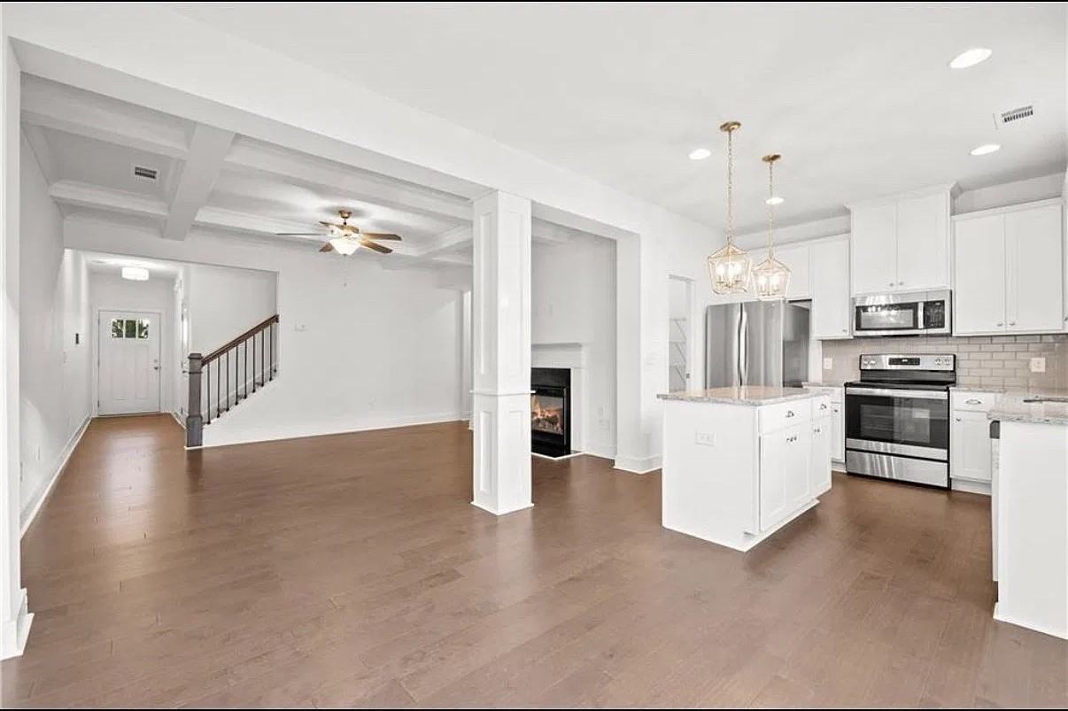 246 Auburn Valley Way - Photo 2 of 14