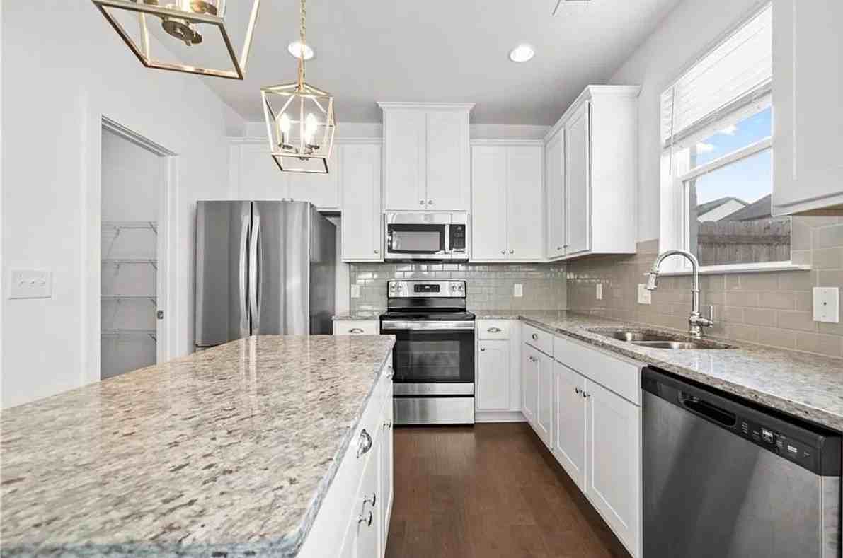 246 Auburn Valley Way - Photo 3 of 14
