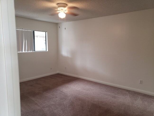 222 S Cabrillo Ave - Photo 4 of 12