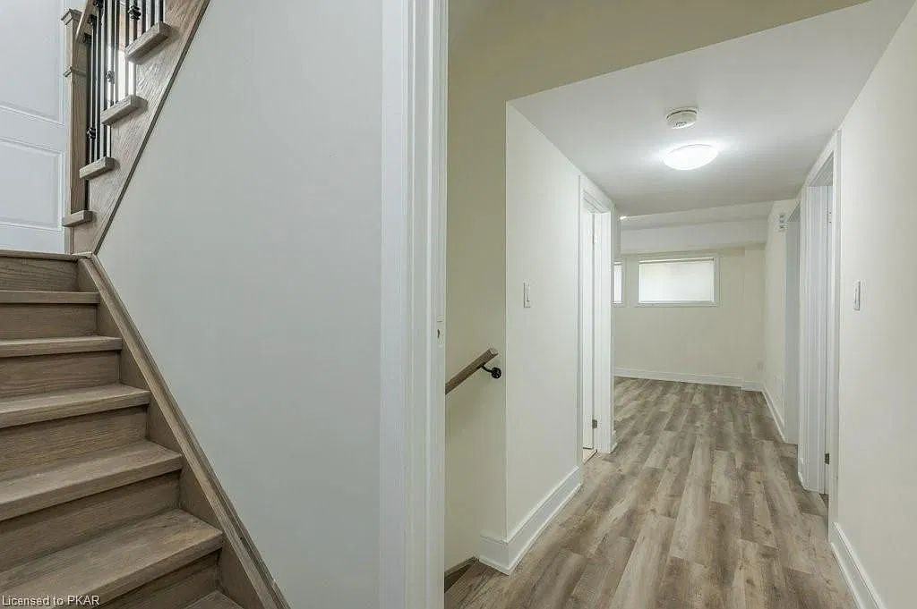 550 Brealey Drive - Photo 6 of 35