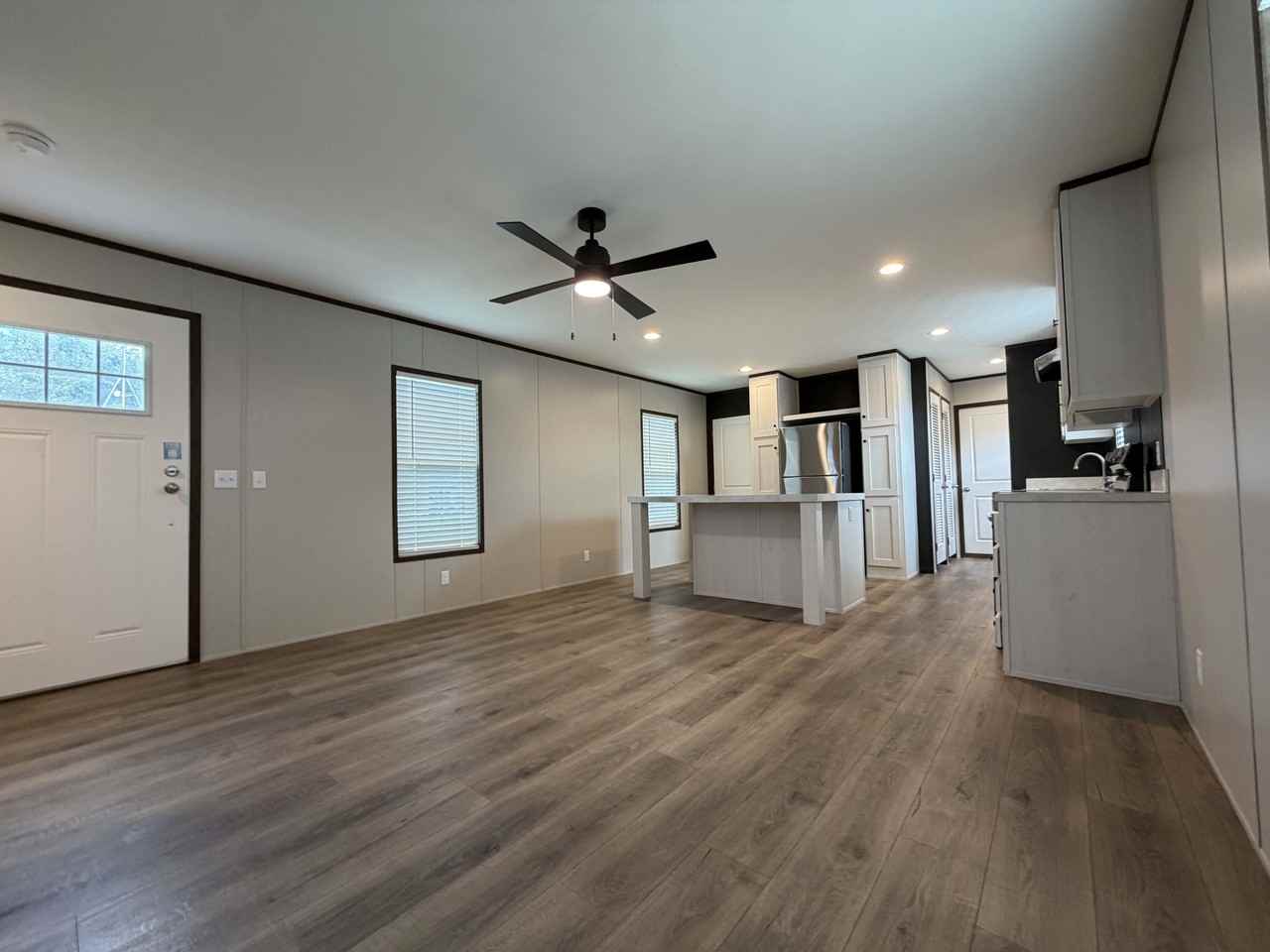 709 N Collins Fwy #17 - Photo 4 of 36
