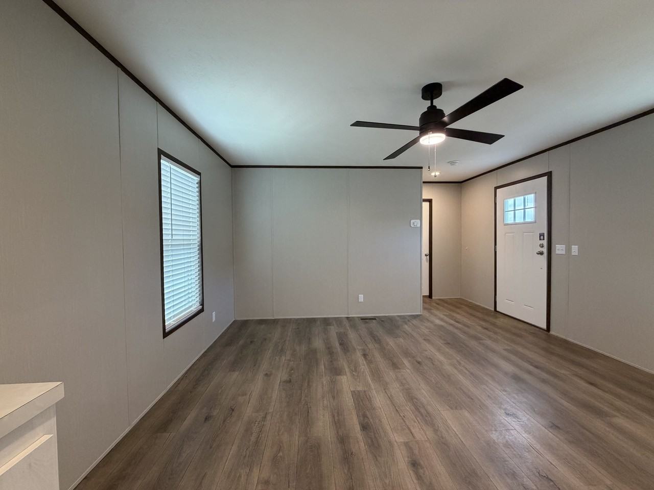 709 N Collins Fwy #17 - Photo 6 of 36