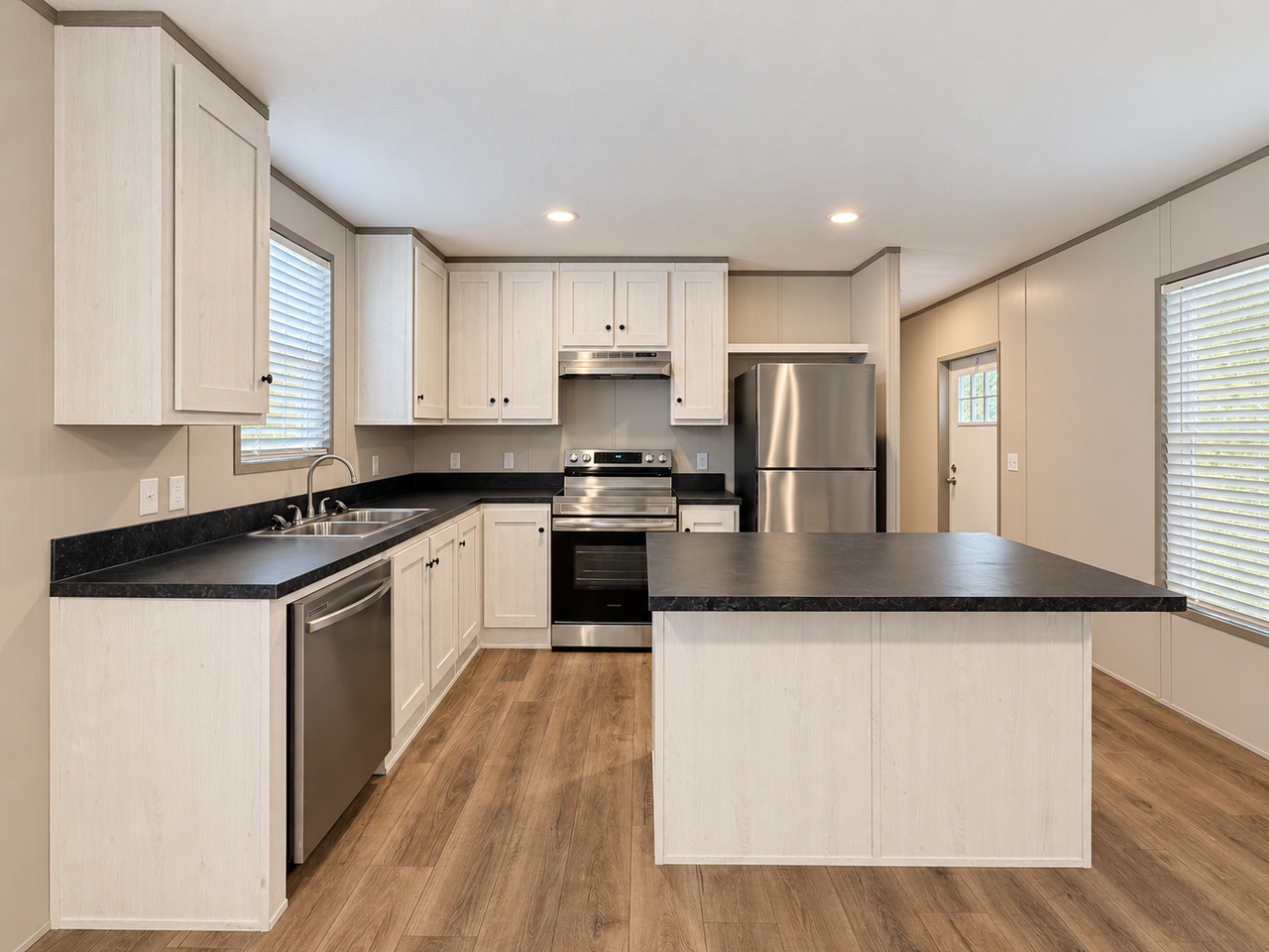 709 N Collins Fwy #145 - Photo 5 of 26