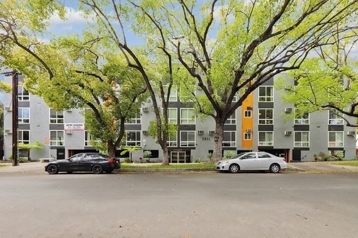D69--2611 S. Portland Street - Photo 2 of 15