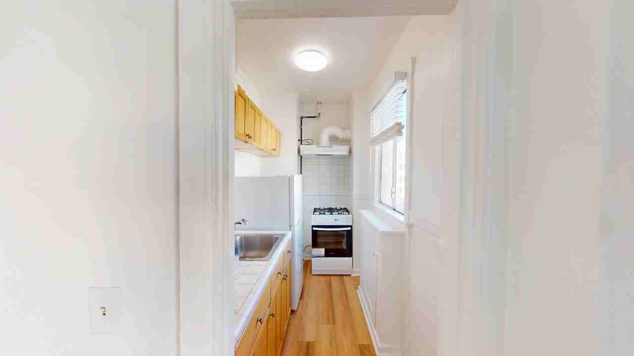 685 Geary Street - Photo 2 of 17
