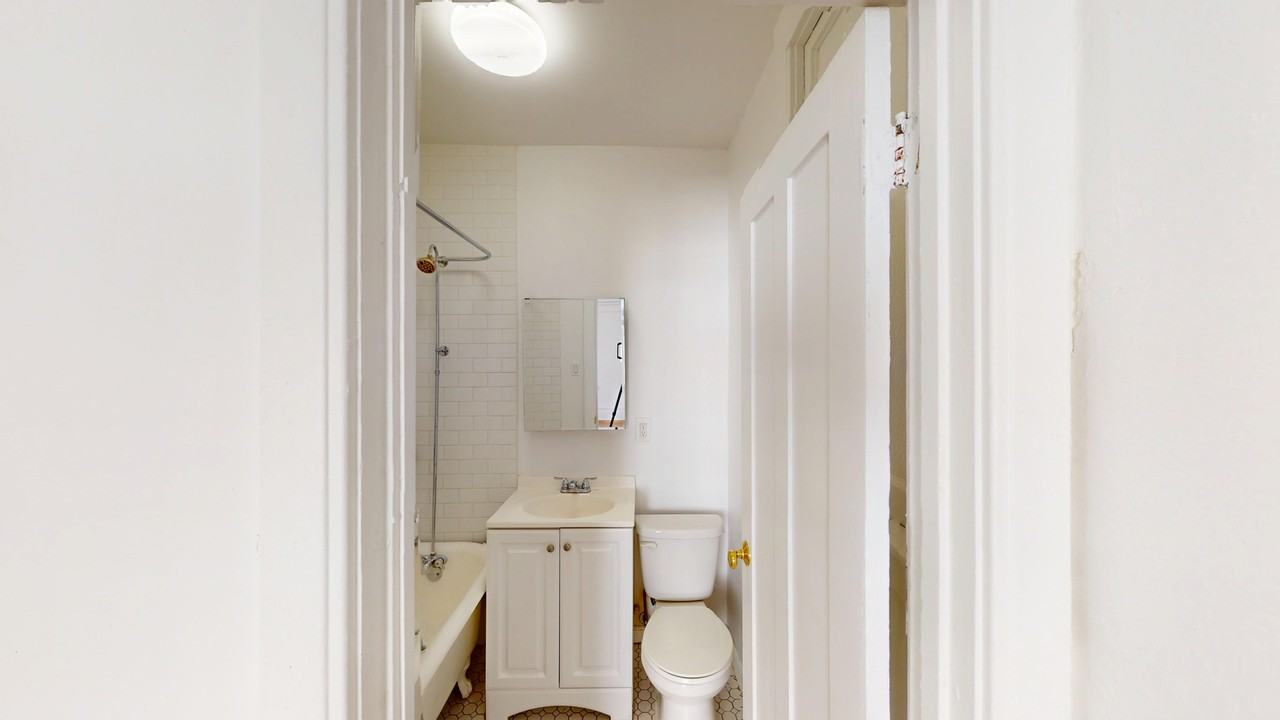 685 Geary Street - Photo 3 of 17