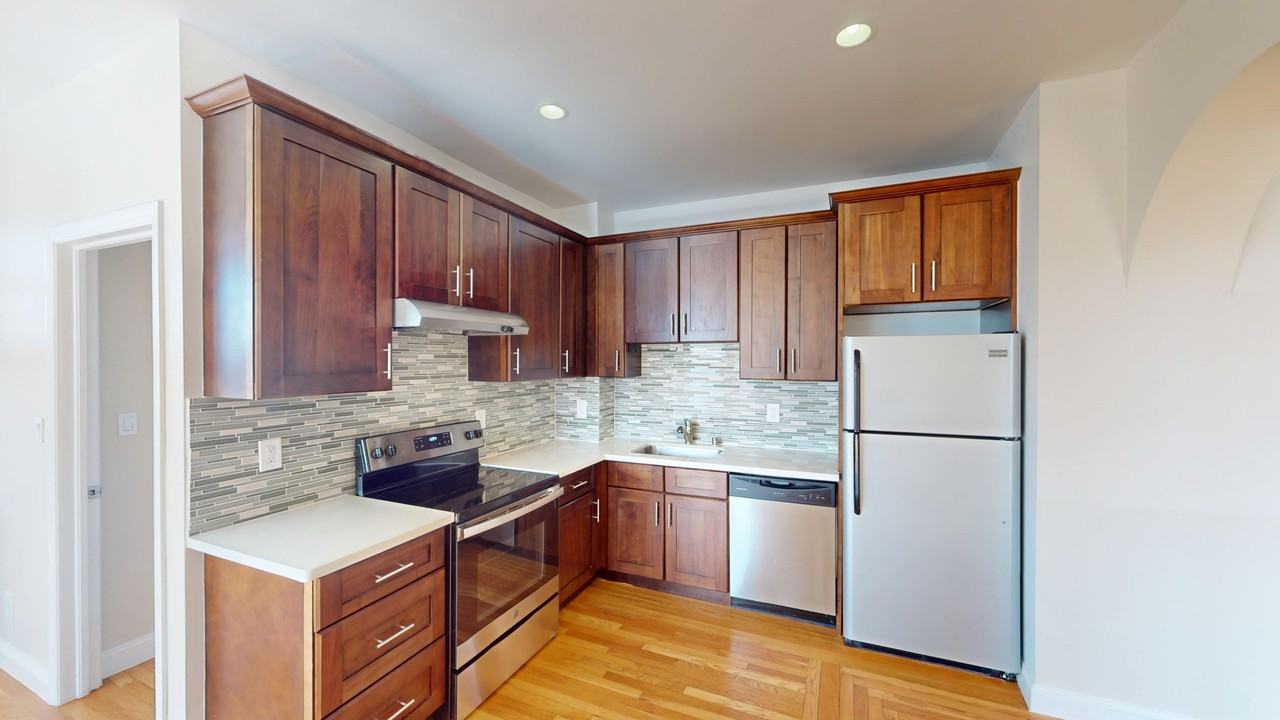 950 Franklin Street - Photo 4 of 18