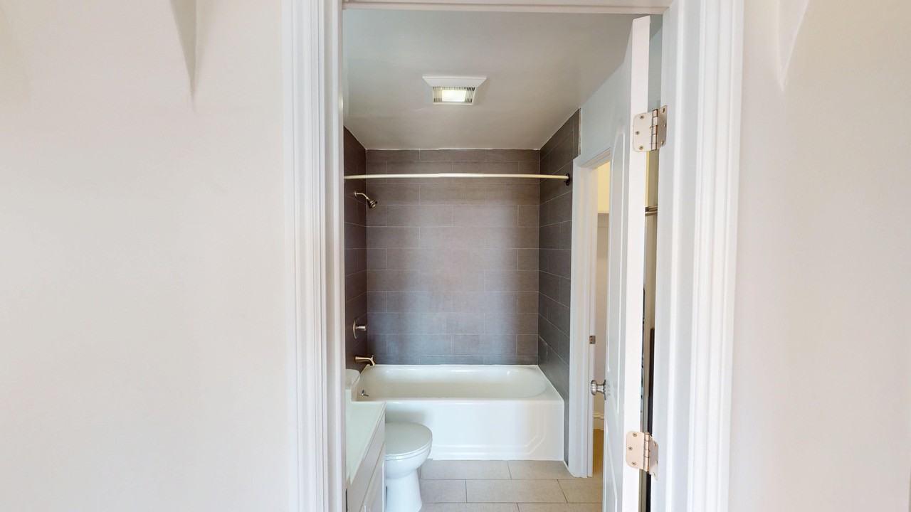 950 Franklin Street - Photo 5 of 18