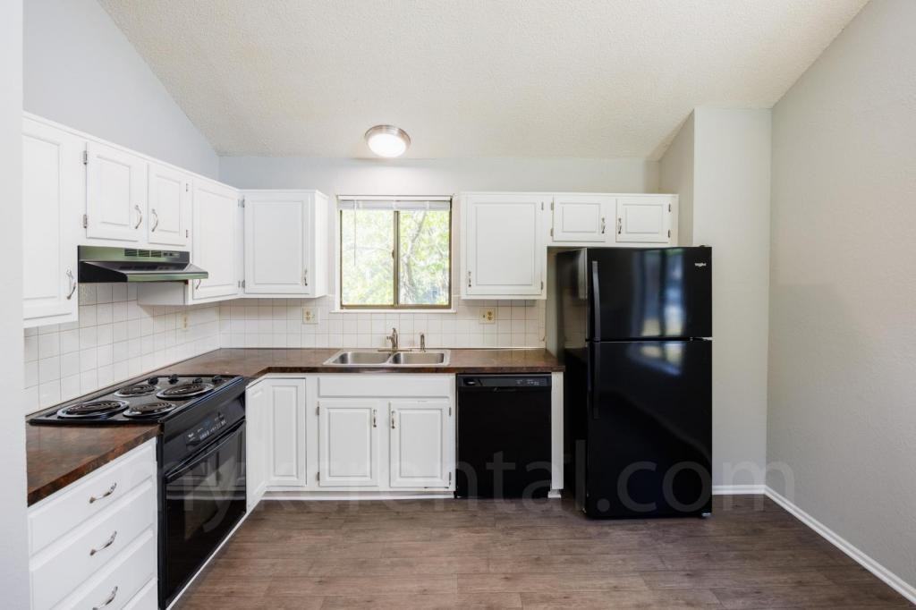 7606 Monrovia St - Photo 2 of 20