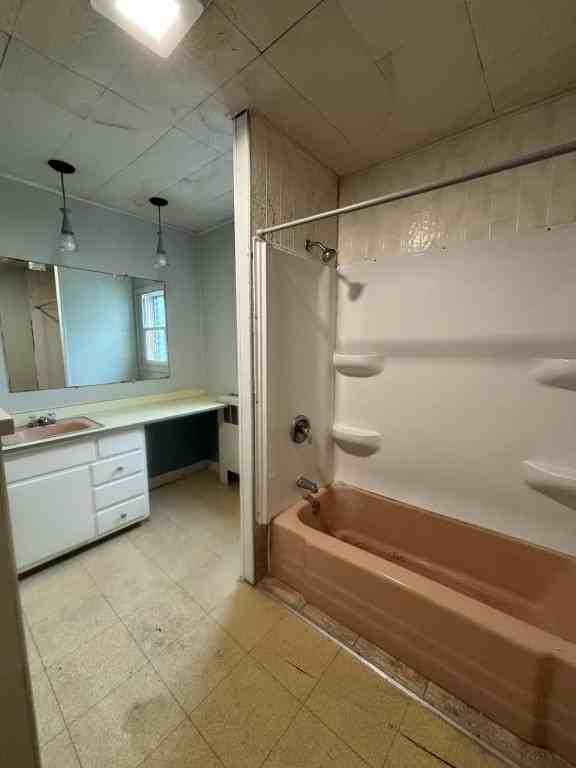 504 E Fort Wayne St Apt 1 - Photo 7 of 8
