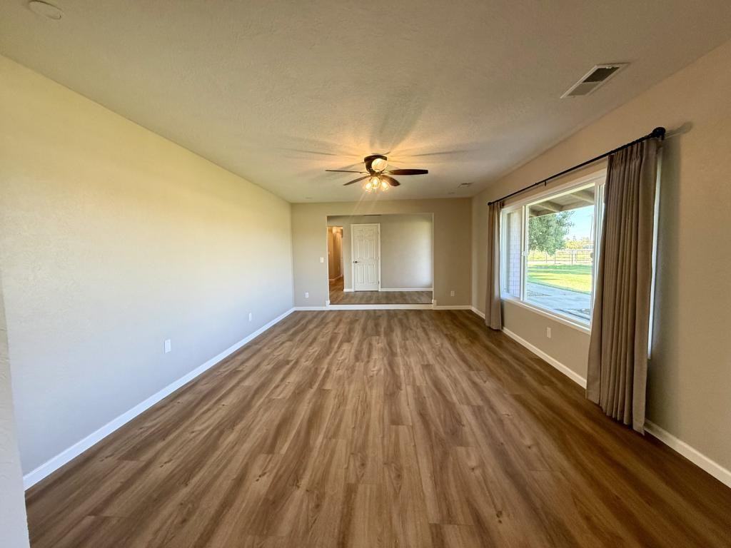 10506 Claribel Rd - Photo 6 of 41