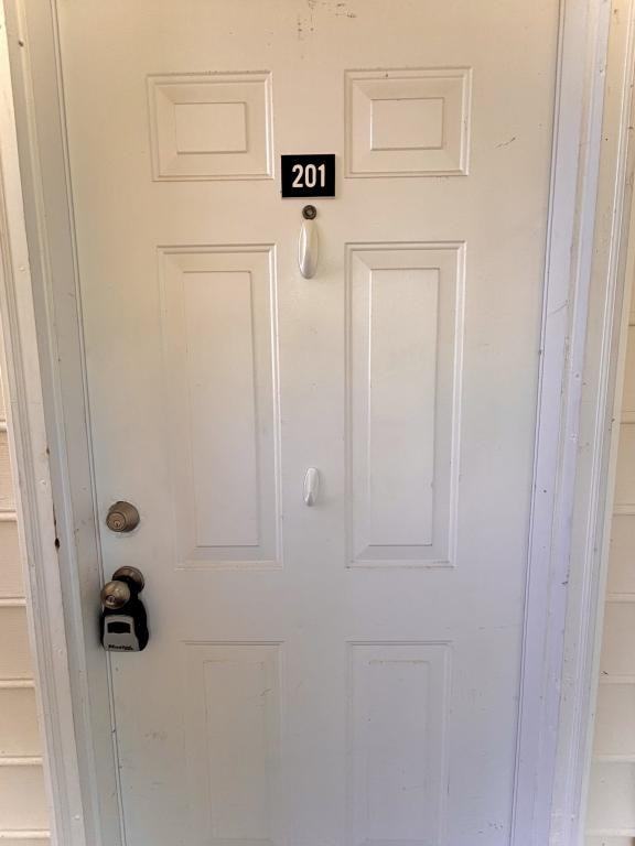 627 Woodmoor Dr - Photo 3 of 30