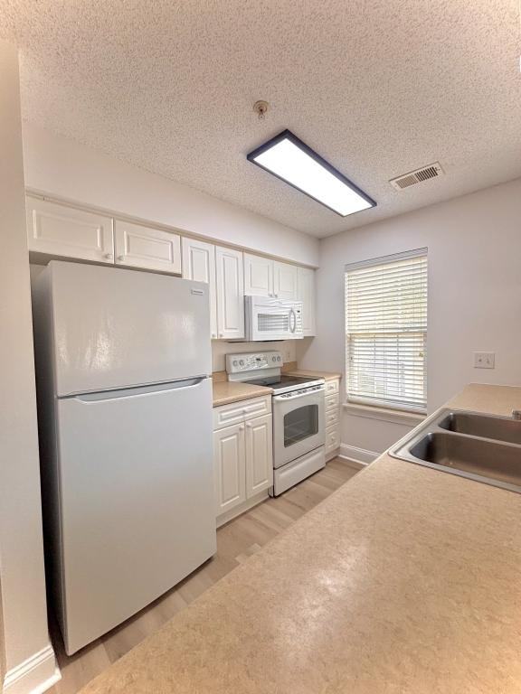 627 Woodmoor Dr - Photo 6 of 30