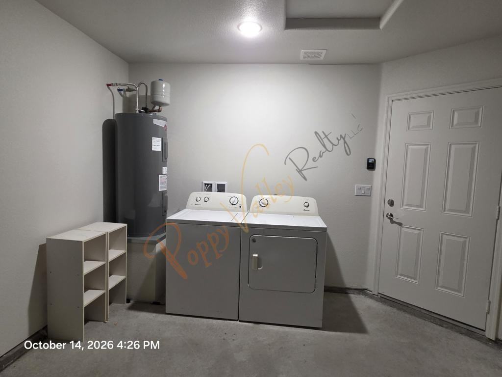 2810 E Lass Ave - Photo 2 of 10