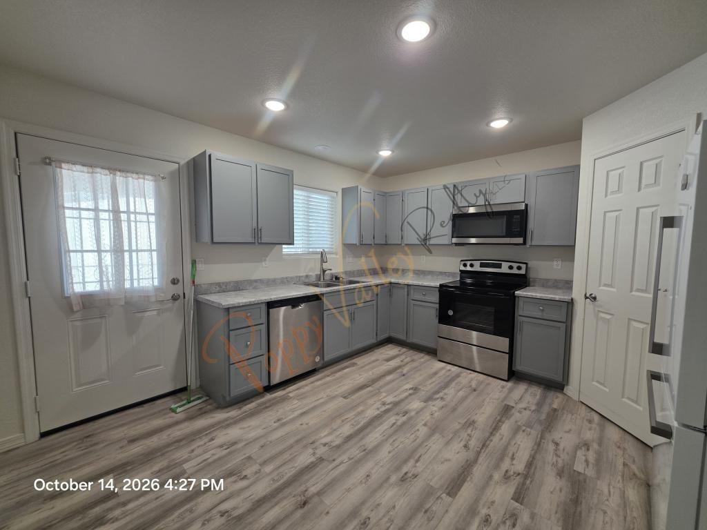 2810 E Lass Ave - Photo 3 of 10