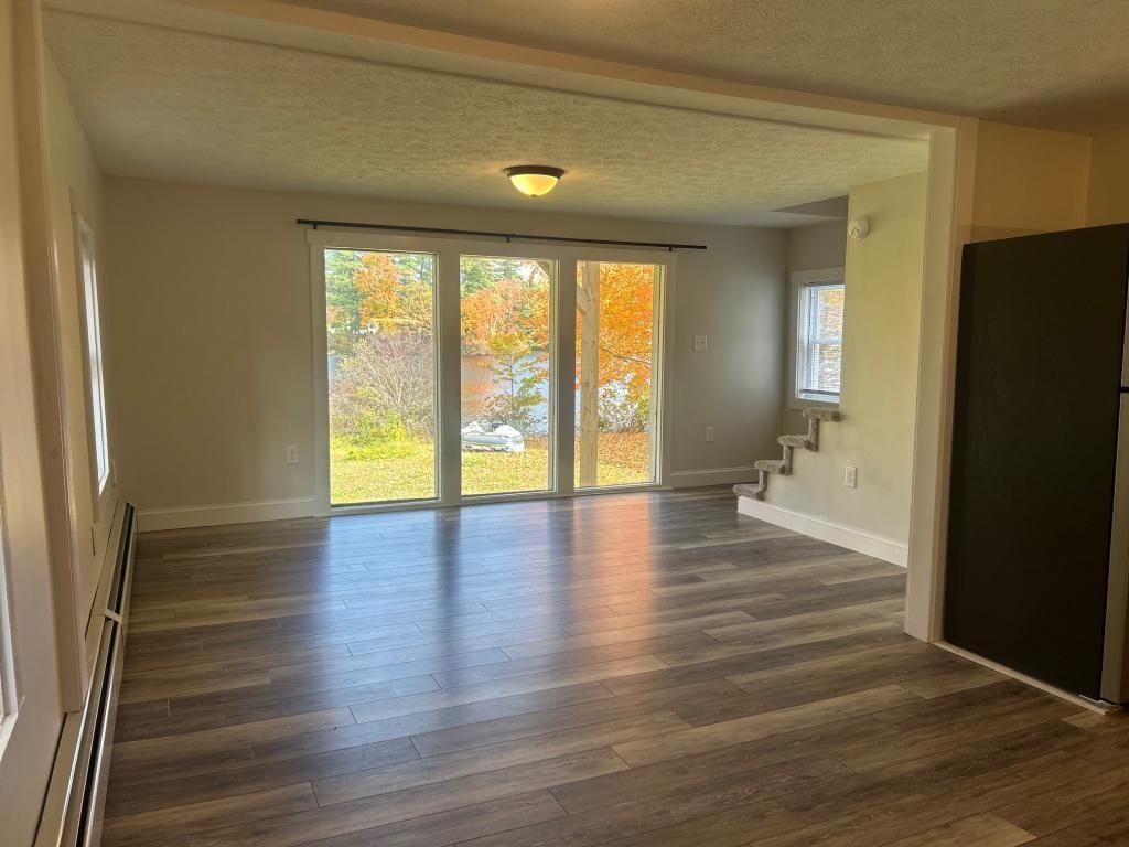 416 Main St Apt B - Photo 2 of 16