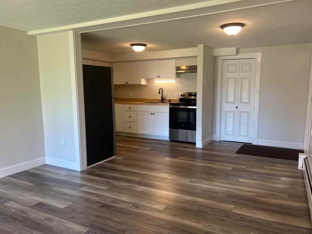 416 Main St Apt B - Photo 3 of 16