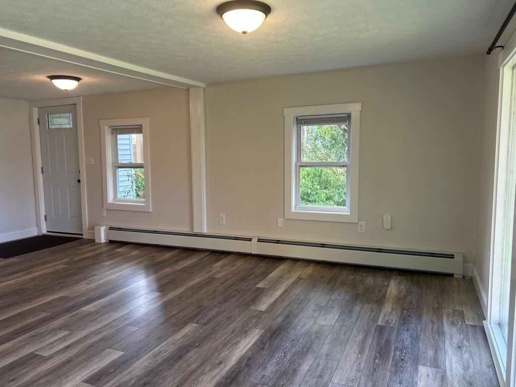 416 Main St Apt B - Photo 4 of 16