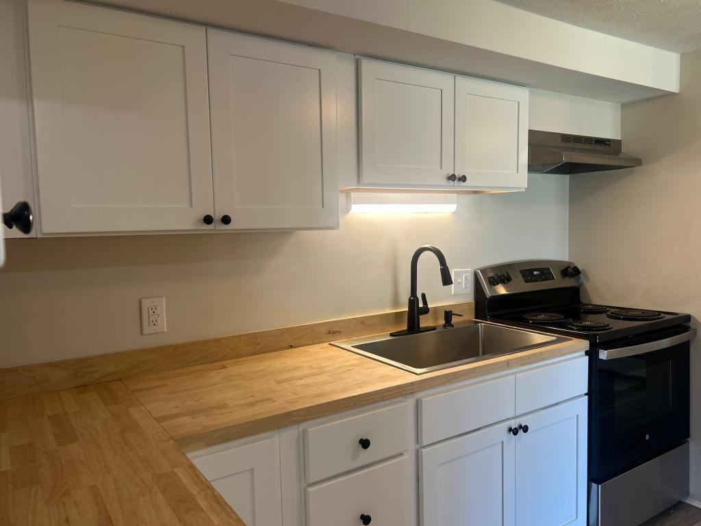416 Main St Apt B - Photo 5 of 16