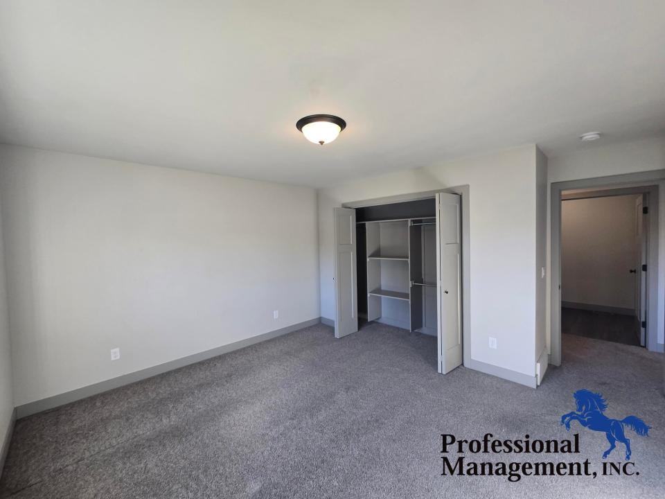 1022 Yellowstone Ave #1 - Photo 4 of 11